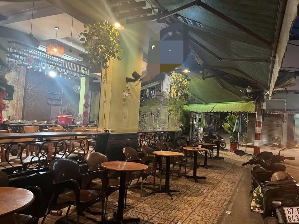 Nhà mặt phố cho thuê tại Tân Bình, diện tích 120m², giá chỉ 30 triệu/tháng - Hoạt động ngay!