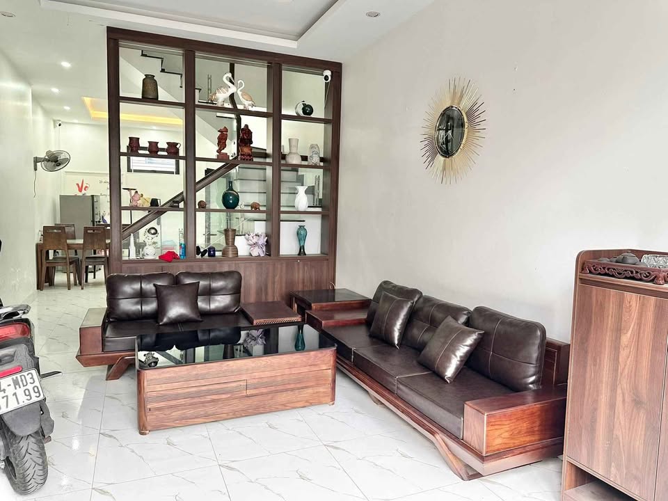 Nhà 3 tầng tại Quỳnh Cư 2, Hùng Vương, 44.4m² giá 2.4 tỷ - Đẹp như mới, vào ở ngay!