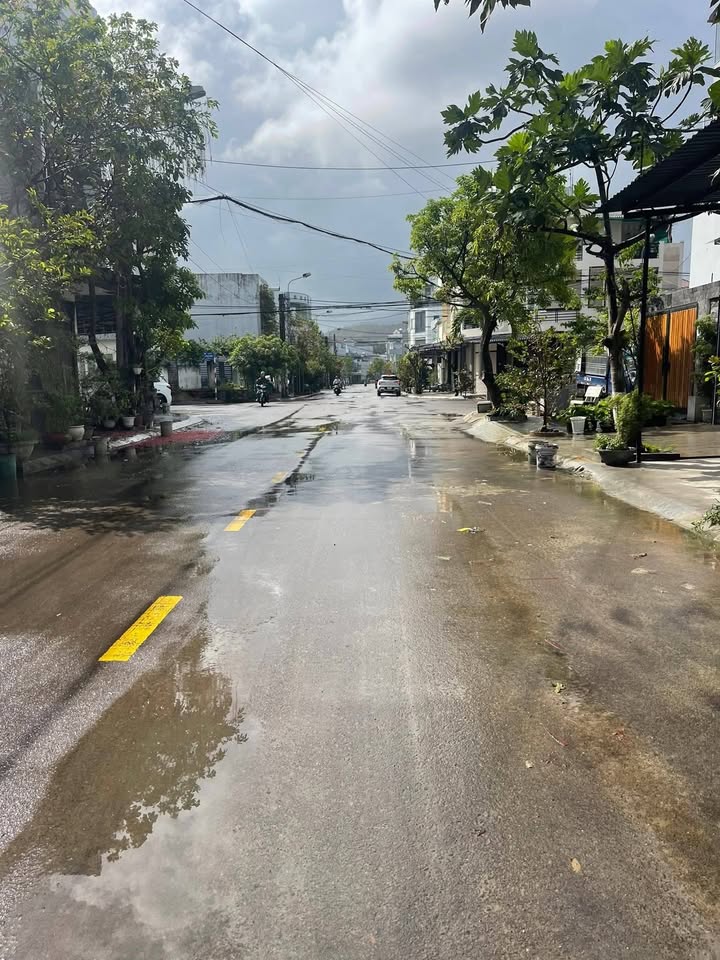 Nhà mặt tiền Đống Đa 95m² giá 3.7 tỷ - Địa điểm kinh doanh lý tưởng!