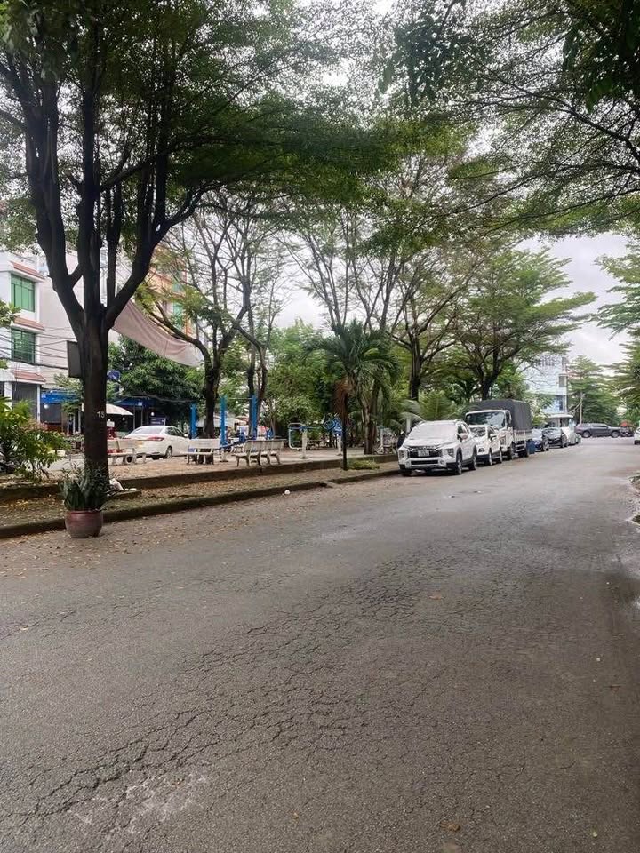 Nhà phố 4m x 23m tại KDC Nam Long Phú Thuận, Quận 7 - Đối diện công viên, giá thỏa thuận!