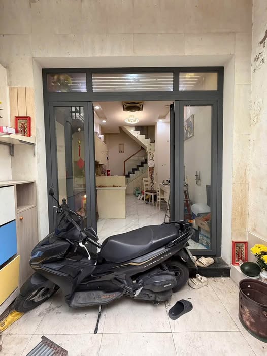 Nhà hẻm Lê Quang Sung, Quận 6, 26m² giá 5.5 tỷ - Hẻm xe hơi vào tận nơi!