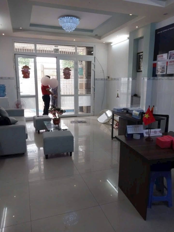 Nhà cho thuê mặt tiền khu chợ phường 7 Bến Tre 4PN - Kinh doanh thuận lợi!