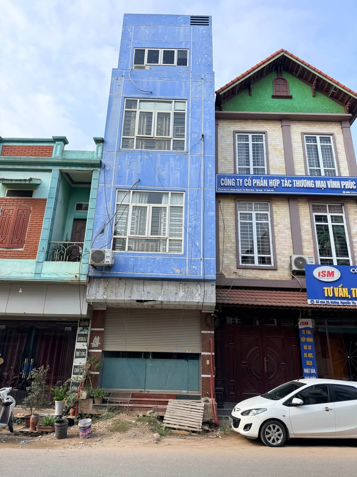 Nhà 4 tầng chính chủ bán gấp tại Nguyễn Thị Minh Khai, Vĩnh Yên, 44m² - Đầu tư sinh lời ngay!