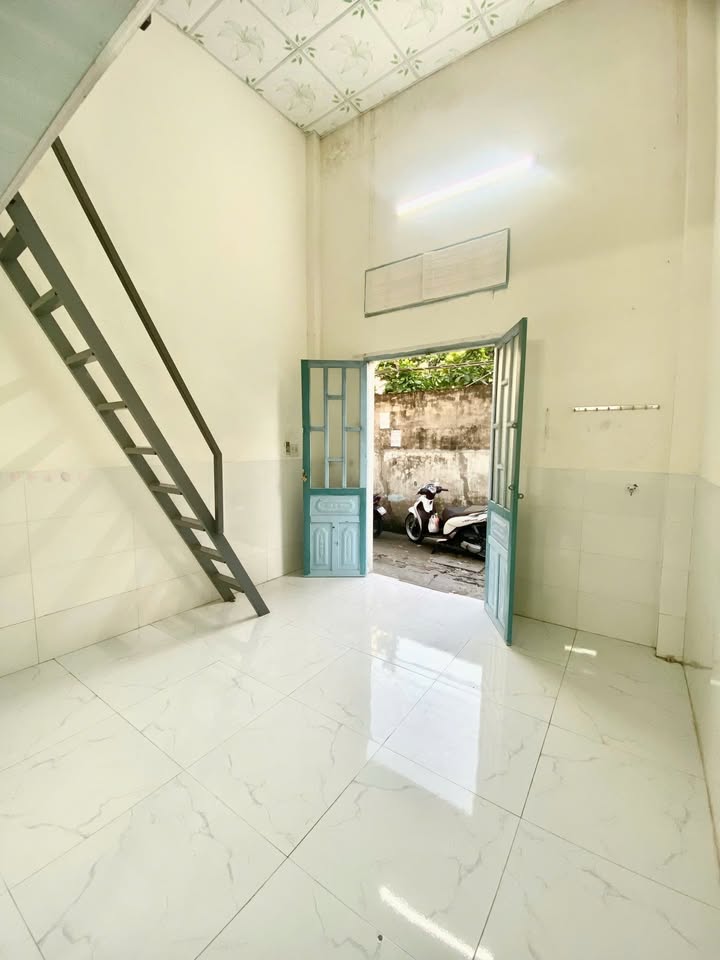 Cho thuê phòng trọ hẻm 49 đường Trần Hoàng Na, 22m² chỉ 2 triệu - An toàn và tiện nghi!