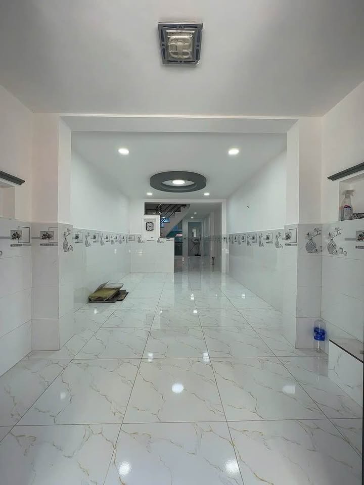 Nhà 2 tầng đường Lê Văn Lương, Nhà Bè 40m² giá 2.3 tỷ - Hẻm nhựa 6m xe hơi vào tận nhà