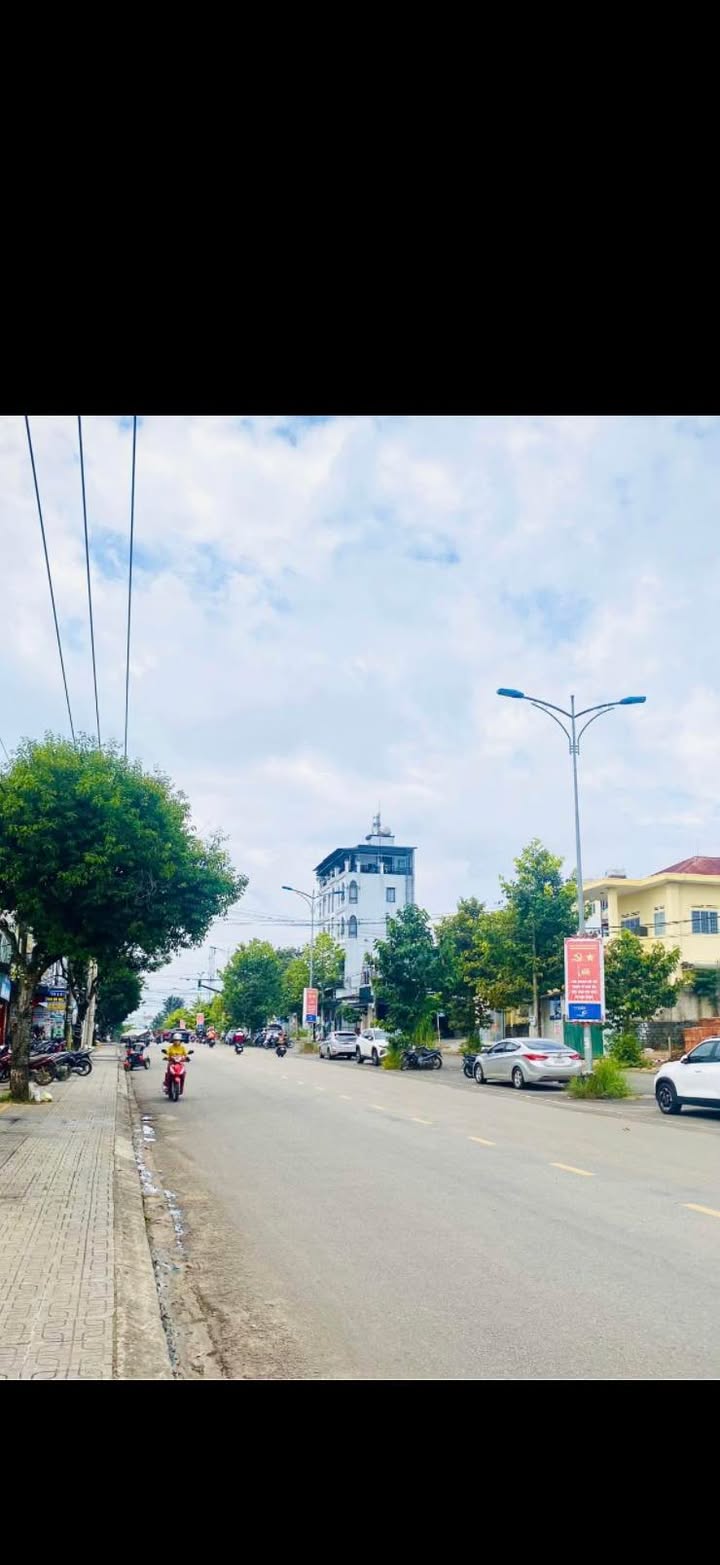 Nhà mặt tiền Hà Giang, Bảo Lộc 91.2m² giá 7.79 tỷ - Kinh doanh thuận lợi!