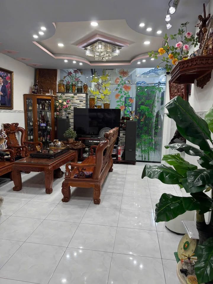 Nhà mặt tiền Âu Cơ 160m² giá 26.2 tỷ - Sẵn sàng kinh doanh ngay!