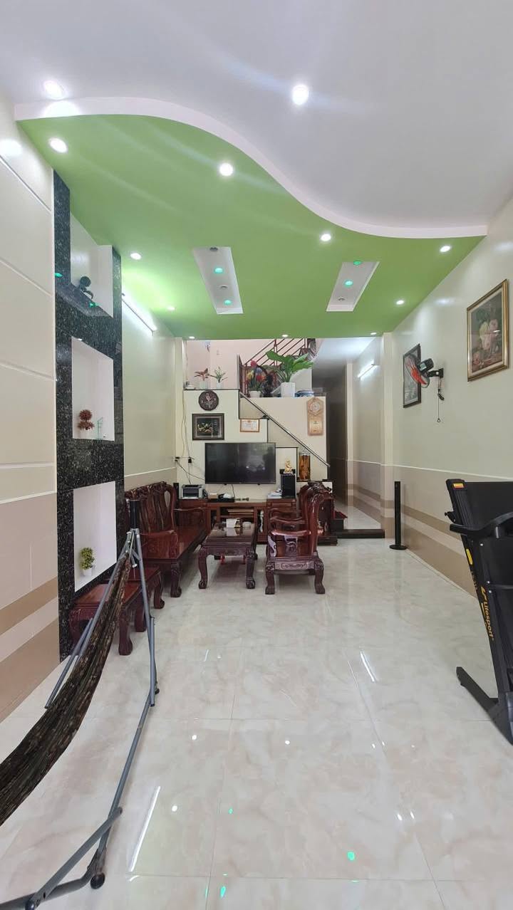 Nhà 1 trệt 1 lầu đường Nguyễn Văn Bảy, Cà Mau, 130.5m² giá 2 tỷ - Pháp lý đầy đủ, sẵn sàng ở ngay!