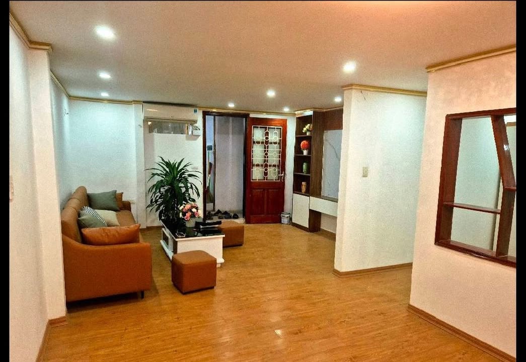 Căn hộ Tập thể Thái Thịnh Đống Đa 36m² giá 6 tỷ - Không gian rộng rãi, ở ngay!