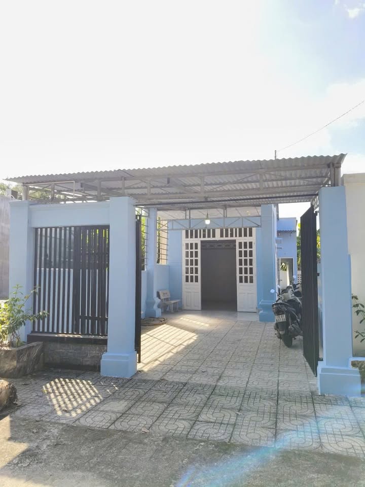 Nhà riêng phường Long Hoa, Tây Ninh 145m² giá 990 triệu - Ngôi nhà mơ ước của bạn!