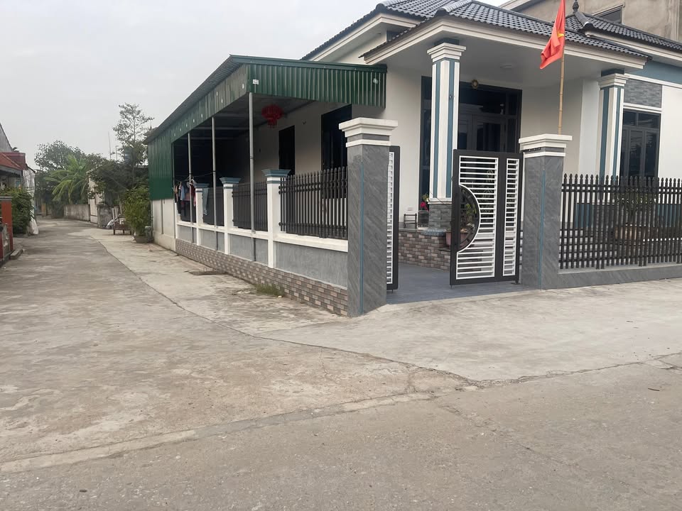 Nhà và đất thổ cư 225m² tại thôn Lệ Bảo, xã Quỳnh An - Giá chỉ 2.5 tỷ!