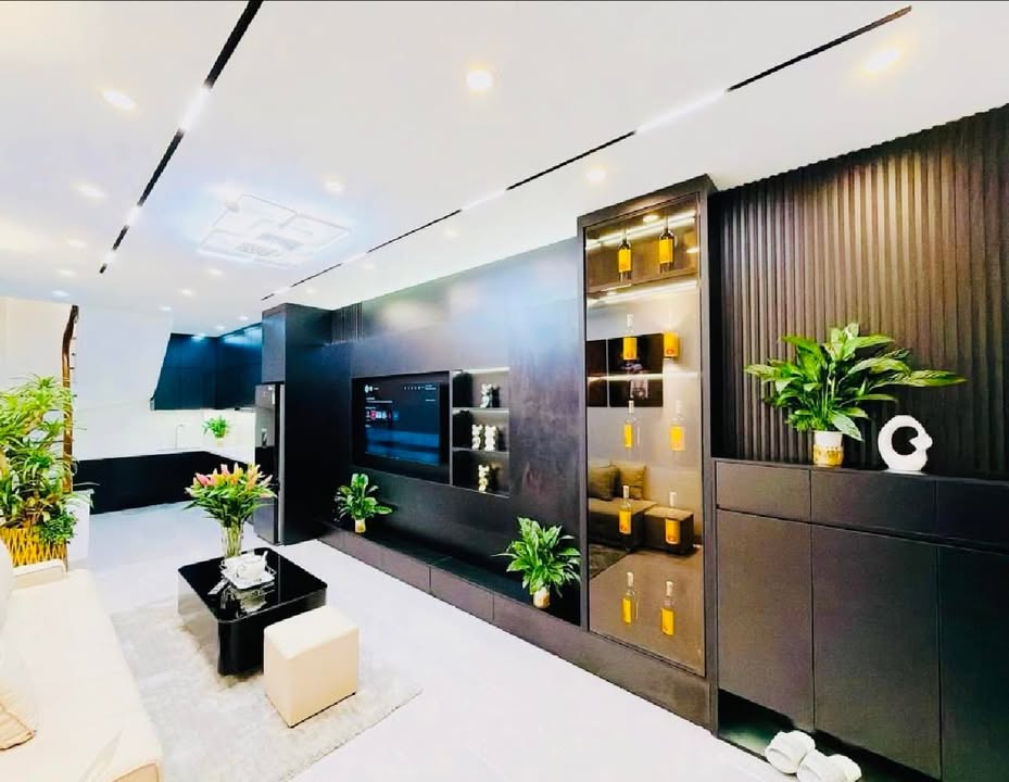 Nhà đẹp phố Chùa Quỳnh, Quận Hai Bà Trưng, 35m² giá nhỉnh 8 tỷ - Sẵn sàng vào ở!