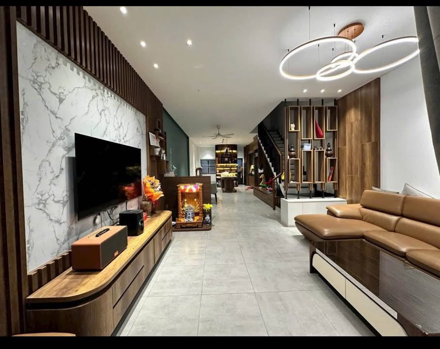 Nhà 3 tầng Hòa Xuân 100m² giá 8 tỷ - View công viên tuyệt đẹp!