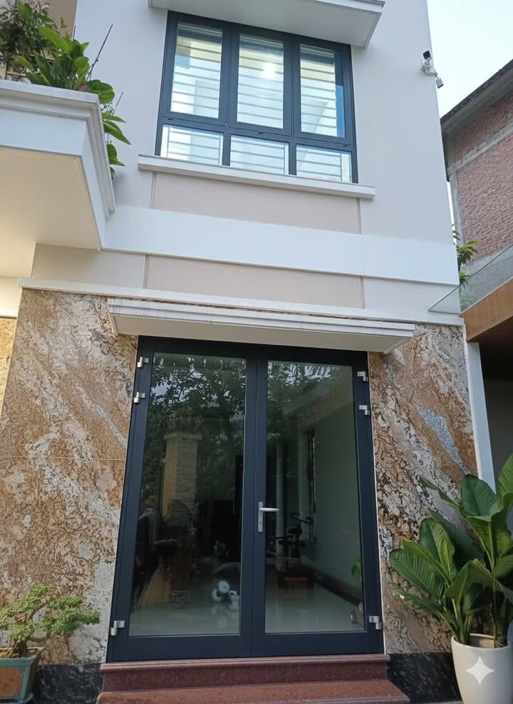 Cho thuê mặt bằng kinh doanh tại KĐT Phùng Khoang 40m² giá 13 triệu - Ô tô đỗ cửa