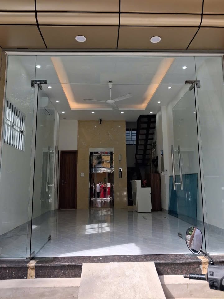 Mặt bằng kinh doanh cho thuê tại Đường Bưởi, 32m² giá 7,2 triệu - Kinh doanh thuận lợi!