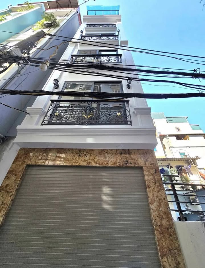 Nhà 5 tầng Thụy Phương 42m² giá 10 tỷ - Thang máy và gara ô tô!