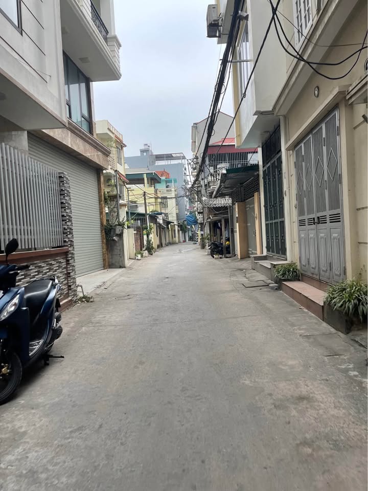 Đất Lô Góc Thạch Bàn 60m² giá 12 tỷ - Sổ đỏ chính chủ, ô tô vào tận nơi!