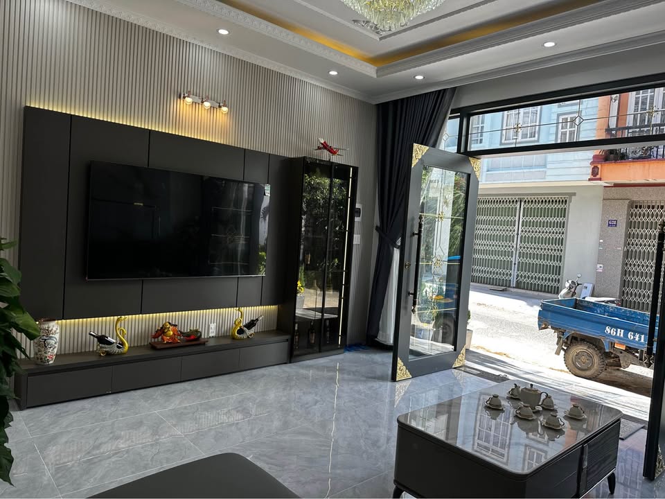 Nhà phố An Sơn, Đà Lạt 100m² giá 14.2 tỷ - Thiết kế sang trọng, nội thất cao cấp!