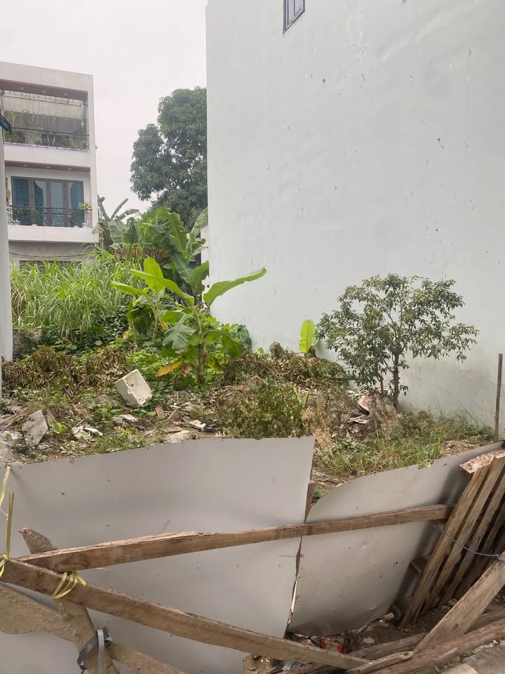 Đất nền Trạm Trôi 40m² giá 2 tỷ - Sổ đỏ chính chủ, không quy hoạch!