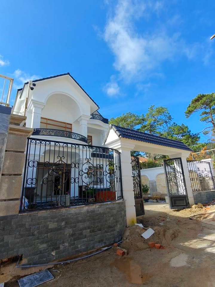 Biệt thự đẹp Đà Lạt 341,93m² giá 16,5 tỷ - Gần đường lớn Ngô Gia Tự!