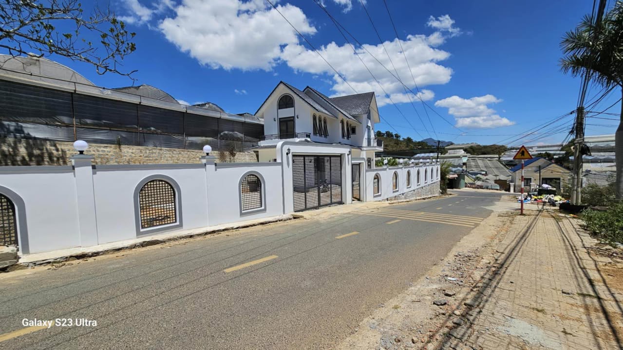 Đất nền Đà Lạt 250m² giá 8.1 tỷ - Sổ hồng chính chủ, 2 mặt tiền đường Đa Phú!