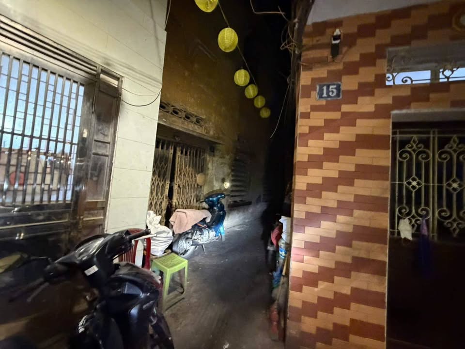 Nhà cấp 4 lô góc phố Giang Văn Minh 40m² giá 9.8 tỷ - Tiện kinh doanh online