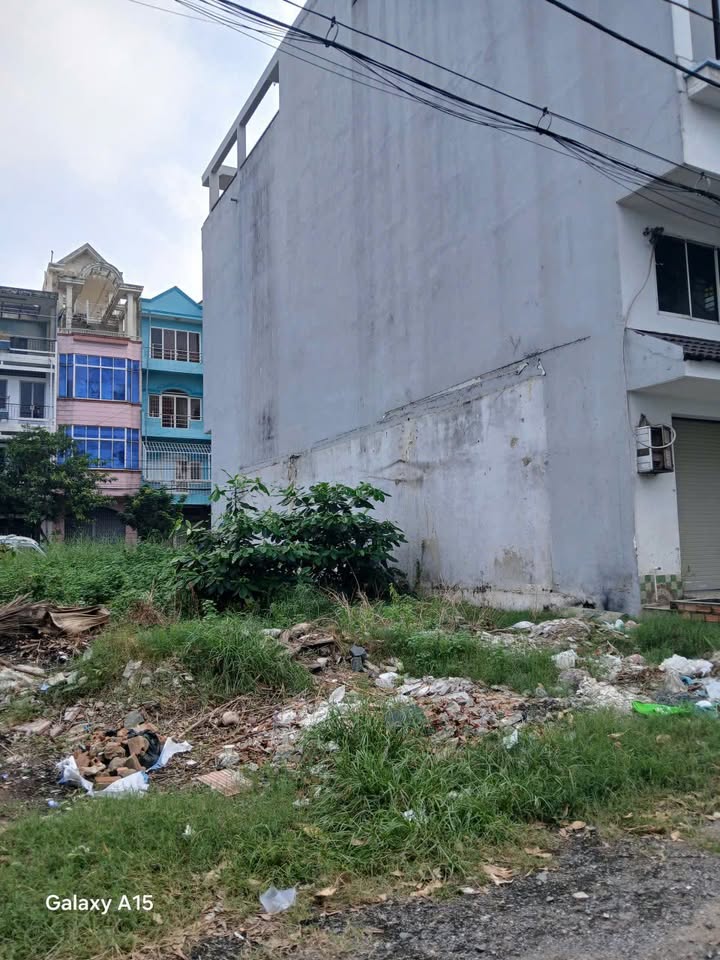 Nhà riêng Cư Xá Bà Điểm Hóc Môn 80m² giá 5.6 tỷ - Bán gấp, vị trí đắc địa!