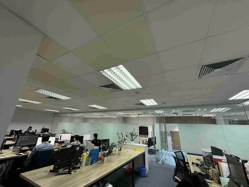 Sàn văn phòng cho thuê tại AC Building Duy Tân 83m² - Giá thuê thỏa thuận, tiện ích đầy đủ!