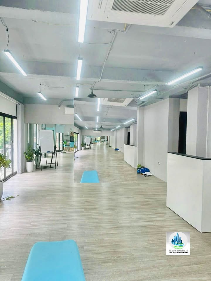 Văn phòng cho thuê đường Nguyễn Sơn Long Biên 100m² giá 9 triệu - Không gian sáng tạo tuyệt vời!