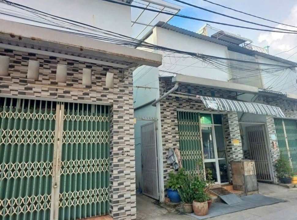 Nhà trọ 2 dãy tại Tân Thới Nhất, Quận 12, 180.6m² giá 11.2 tỷ - Đầu tư sinh lời cao!