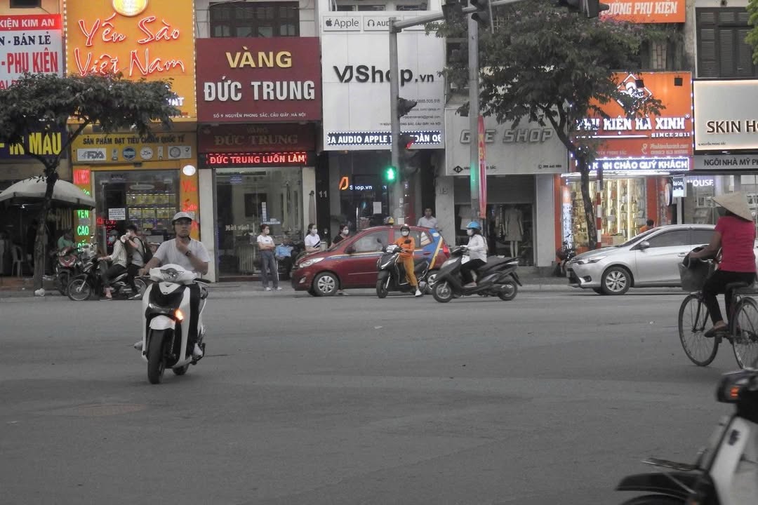 Nhà mặt phố Nguyễn Phong Sắc, Cầu Giấy 60m² giá 55 triệu - Kinh doanh thuận lợi!