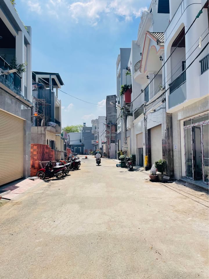 Lô đất 3 mặt tiền Hóa An 105m² giá 3.8 tỷ - Cơ hội đầu tư tuyệt vời!