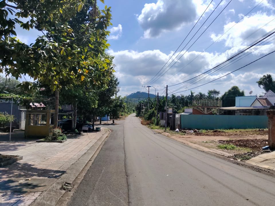 Đất nền Hàng Gòn 140m² giá 750 triệu - Đường xe hơi thoải mái, an ninh tốt!