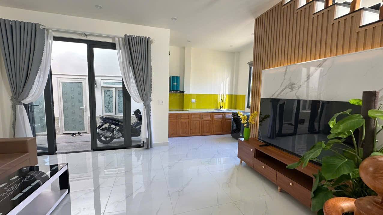 Nhà mới xây hẻm La Sơn Phu Tử, Đà Lạt 43m² giá chỉ 4.3 tỷ - Đầu tư tuyệt vời!