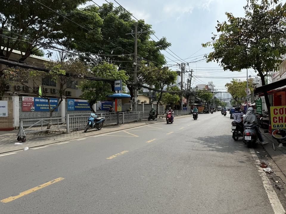 Nhà mặt tiền đường Tân Quy, quận 7, 43m² giá chỉ 9 tỷ - Sổ hồng riêng