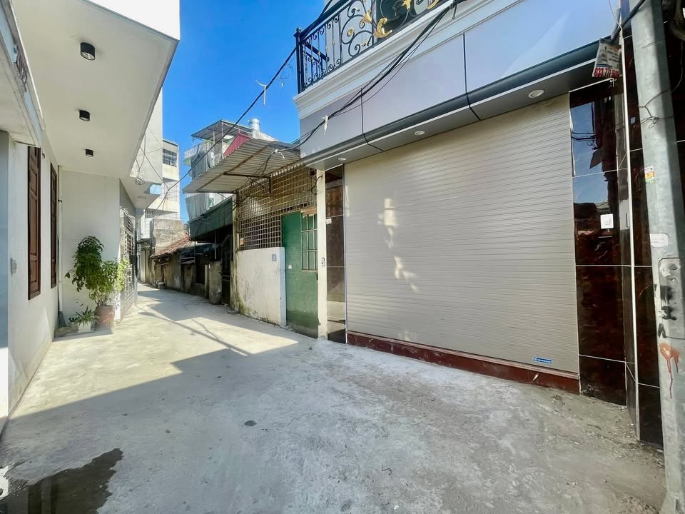 Nhà riêng tại Kim Chung, Hoài Đức 44m² giá 5 tỷ - Sổ đỏ chính chủ, vị trí đắc địa!
