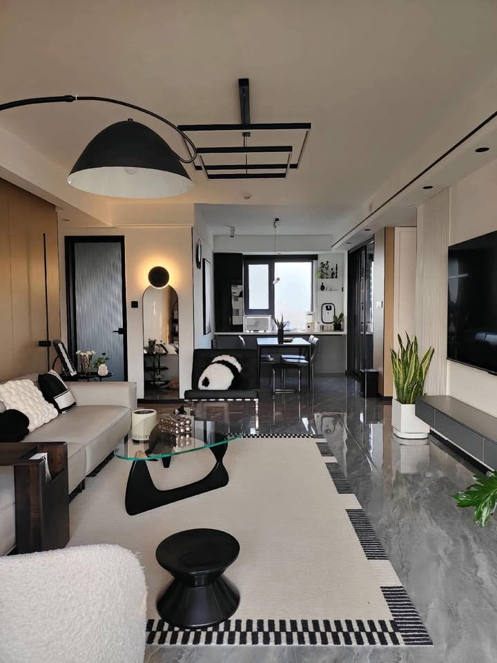 Nhà 6 tầng Định Công 35m² giá 8 tỷ - Ô tô gần, thang máy tiện nghi!