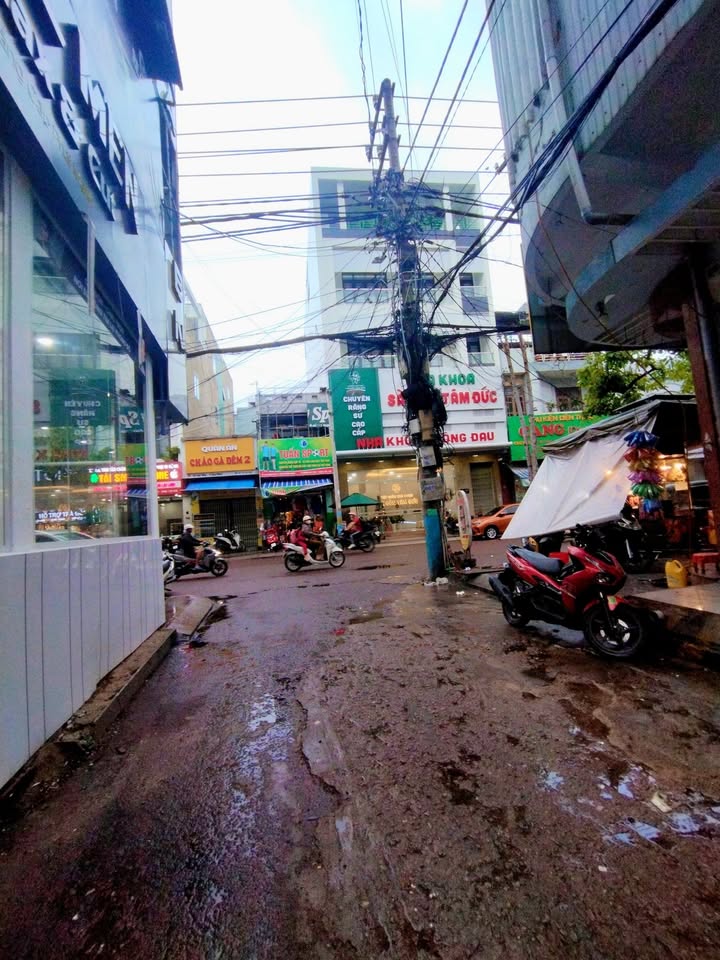 Nhà phố Quy Nhơn Nam 28m² giá 3 tỷ - Ô tô vào tận nhà!