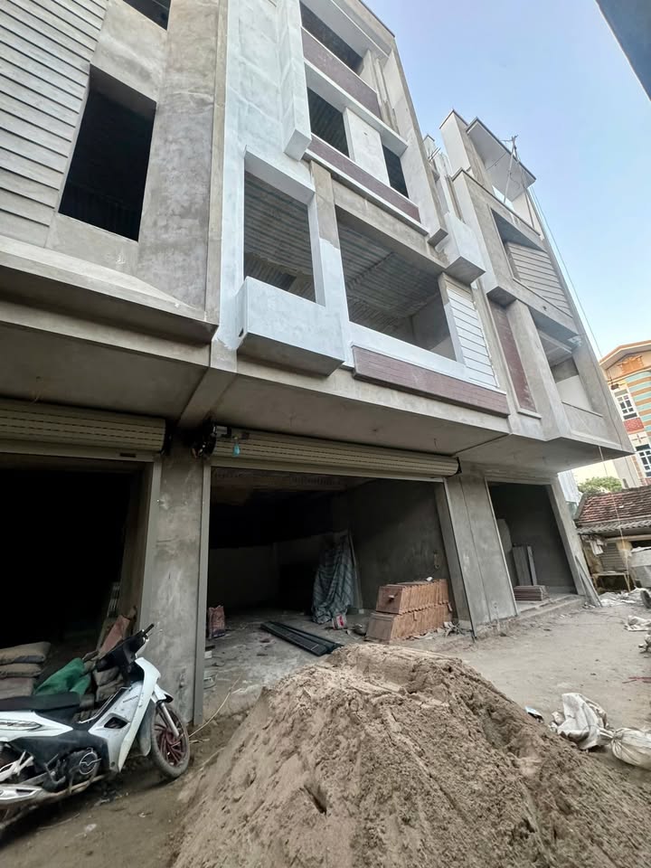 Nhà phố Lộc Vượng, Nam Định 45m² giá 3.7 tỷ - Hoàn thiện đẹp, ô tô vào tận nhà!