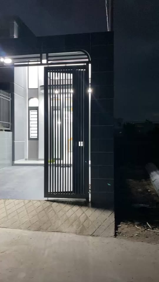 Nhà riêng Trảng Bom Đồng Nai 100m² giá 1.95 tỷ - Sổ đỏ chính chủ, tiện ích đầy đủ!