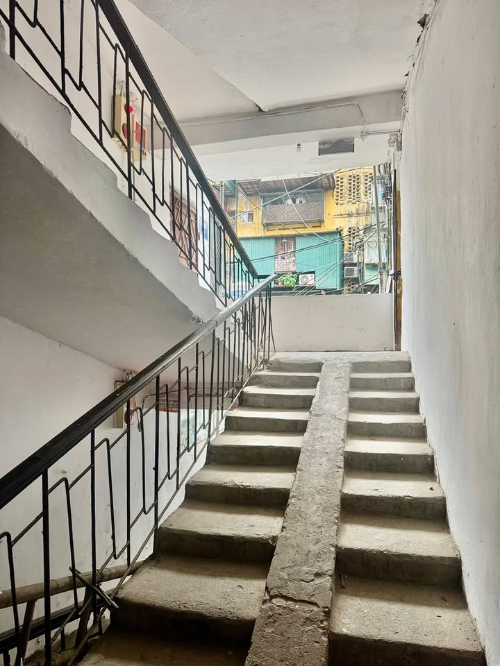 Căn hộ C6 Quỳnh Mai, Hai Bà Trưng 80m² giá 4,98 tỷ - Sở hữu ngay!