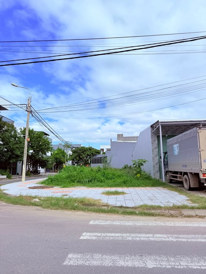 Đất nền góc ngã tư Nguyễn Văn Tấn - Lê Đỉnh 156m² giá 8 tỷ - Cơ hội đầu tư tuyệt vời!