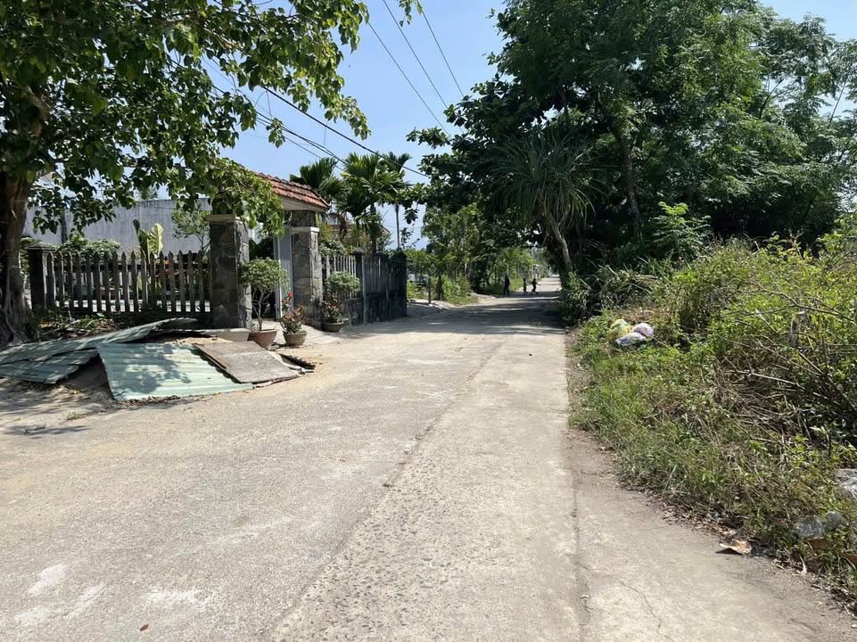 Đất vườn Hòa Tiến, Đà Nẵng 300m² giá 1.8 tỷ - Đầu tư sinh lời lâu dài!