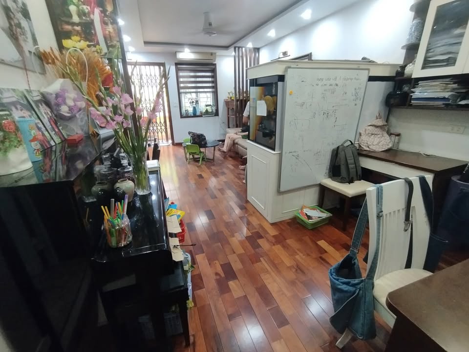 Căn hộ Tập thể Thịnh Hào 1 Đống Đa 36m² giá 4.95 tỷ - Ô tô đỗ chân cầu thang!