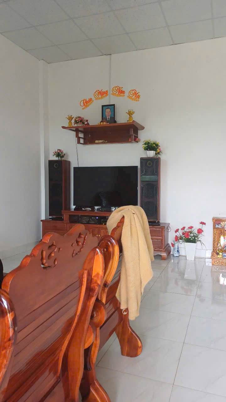 Nhà phố phường 2 Bảo Lộc 100m² giá 1.65 tỷ - Sổ hồng chính chủ, đầy đủ tiện nghi!