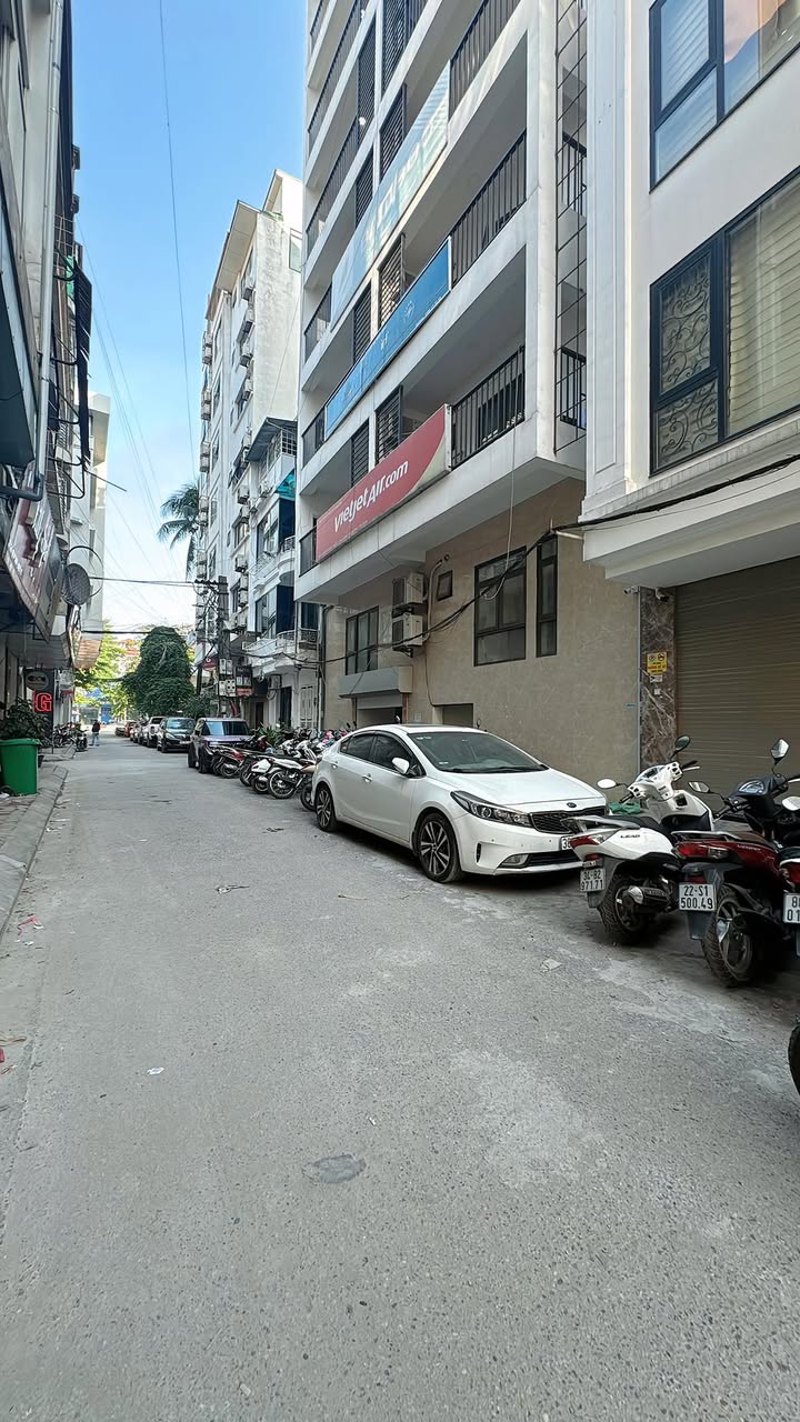 Nhà mặt phố Xuân Thủy, Cầu Giấy 65m² giá 25 tỷ - Kinh doanh sầm uất!