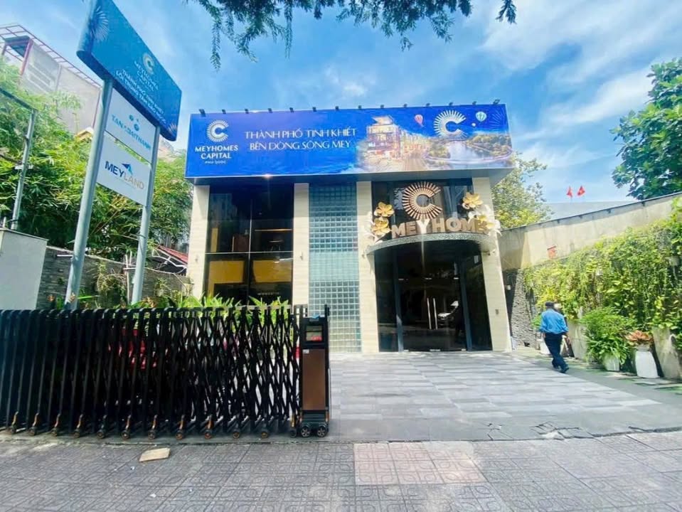 Bán nhà mặt tiền Võ Văn Tần, Quận 3, giá 320 tỷ - Đầu tư sinh lợi ngay lập tức!