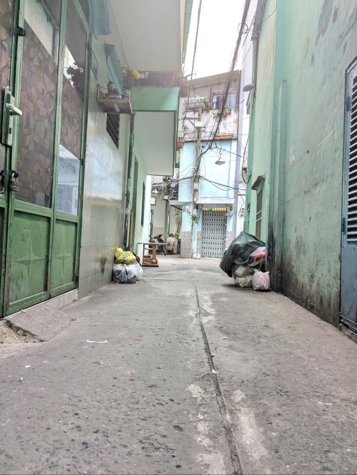 Nhà phố Lạc Long Quân, Tân Bình, 20.5m² giá 3.6 tỷ - Sổ hồng riêng, an cư ngay!