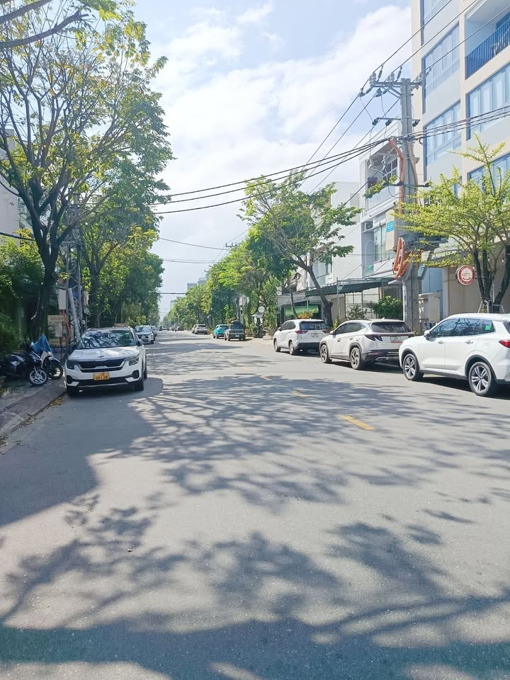 Nhà mặt đường Hòa Cường Bắc Đà Nẵng 113m² giá 9.4 tỷ - Kinh doanh sầm uất!