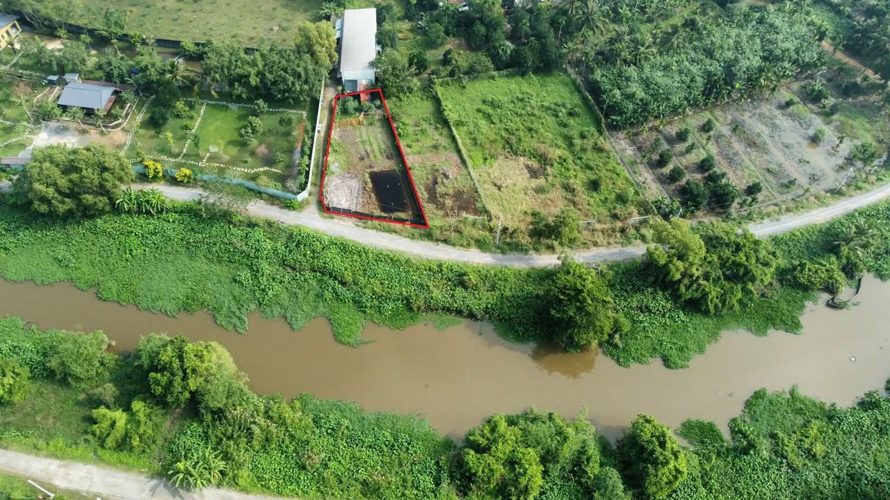 Đất vườn 550m² mặt tiền kênh Đá Hàng - Giá tốt 3.5 tỷ!